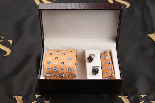 TIE/POCKET SQUARE/CUFFLINKS SET